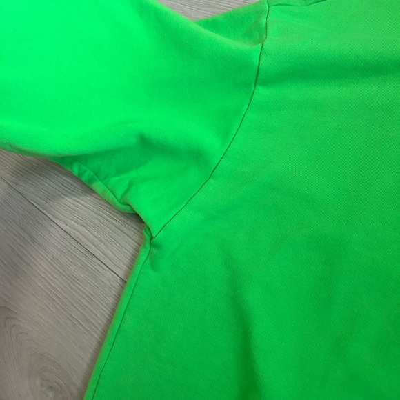 Alo Yoga Accolade Crew Neck Pullover in Green Glow - Picture 7 of 11